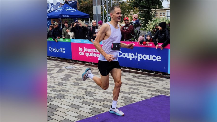 Simon Leblanc remporte le marathon de Québec pour la deuxième année consécutive