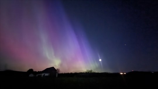 Forte possibilité d'aurores boréales : la Beauce pourrait s'illuminer cette nuit