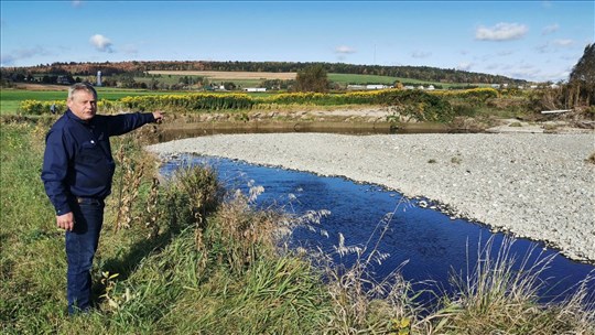 Un agriculteur réclame la sauvegarde d'une de ses terres grugée par la Rivière-des-Plante 