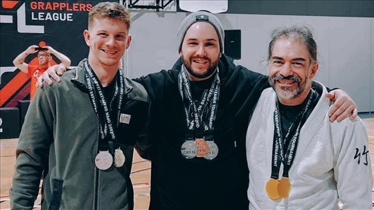 Le centre d’arts martiaux Kaizen rafle 16 médailles au tournoi Grapplers League