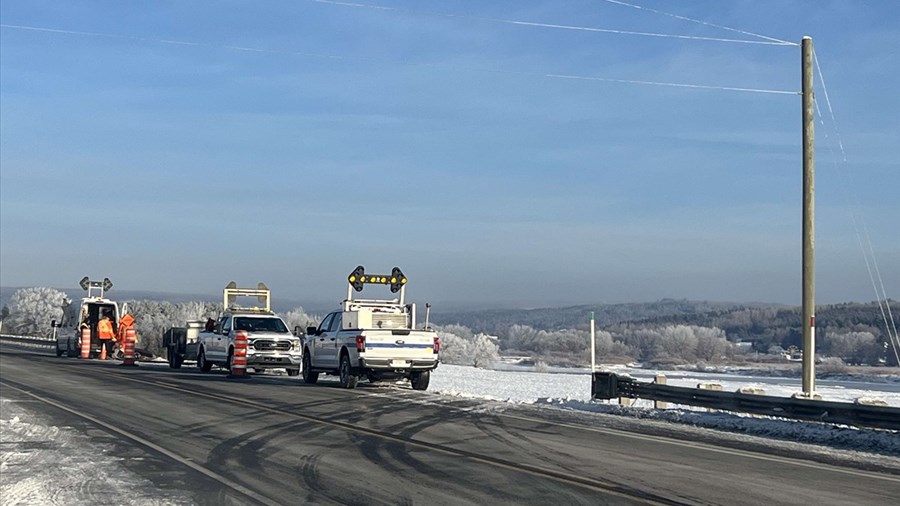 Une remorque se détache de son camion