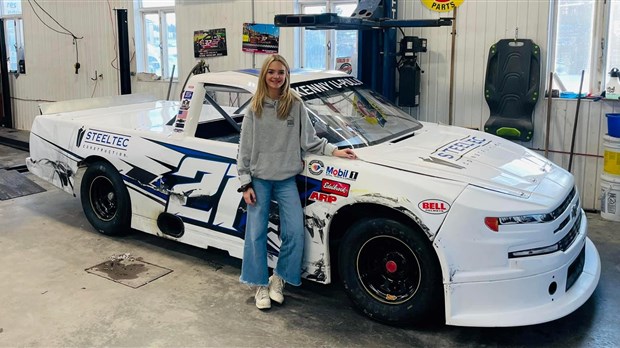 Chloé Grondin courra désormais en Nascar truck