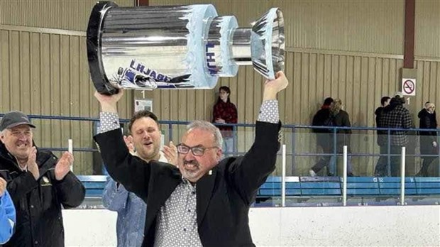 Stéphane Poulin revient derrière le banc