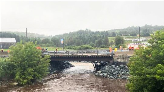 Rivière des Plante: le pont temporaire est rouvert