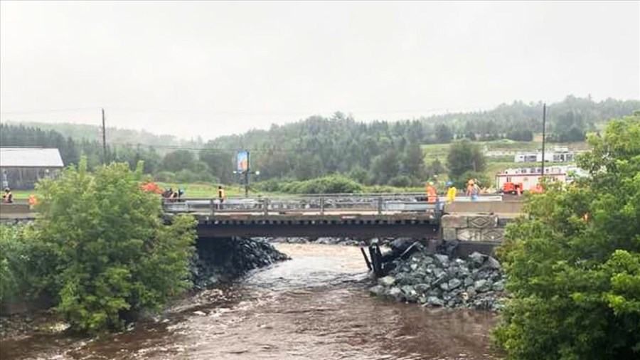 Rivière des Plante: le pont temporaire est rouvert