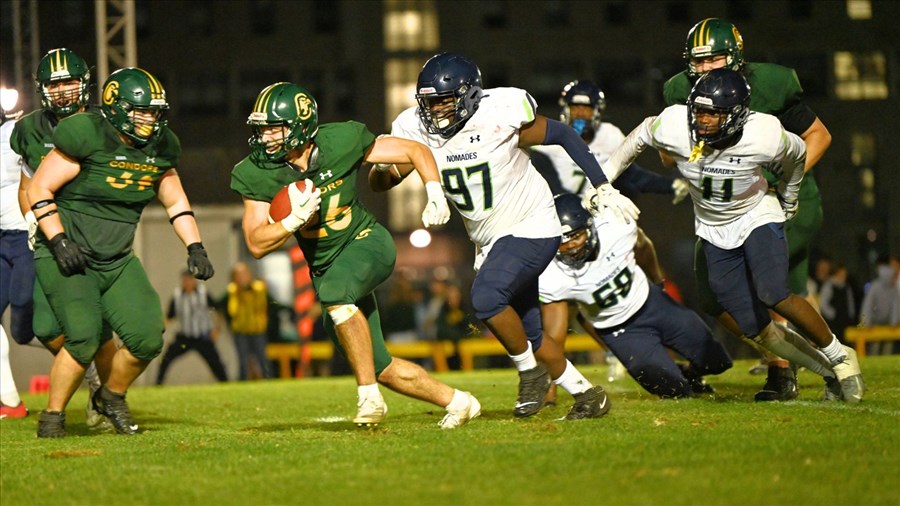 Victoire des Condors football contre les Nomades du Collège Montmorency