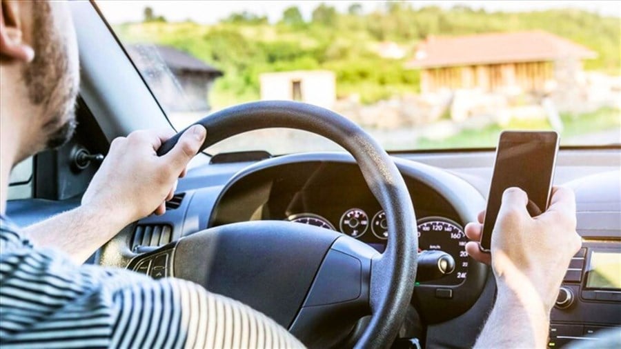 Distractions et comportements imprudents au volant: près de 19 000 constats émis