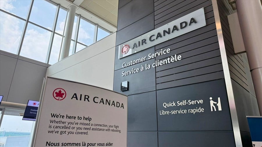 Air Canada met en lock-out ses agents de bord en réponse à la grève du SCFP